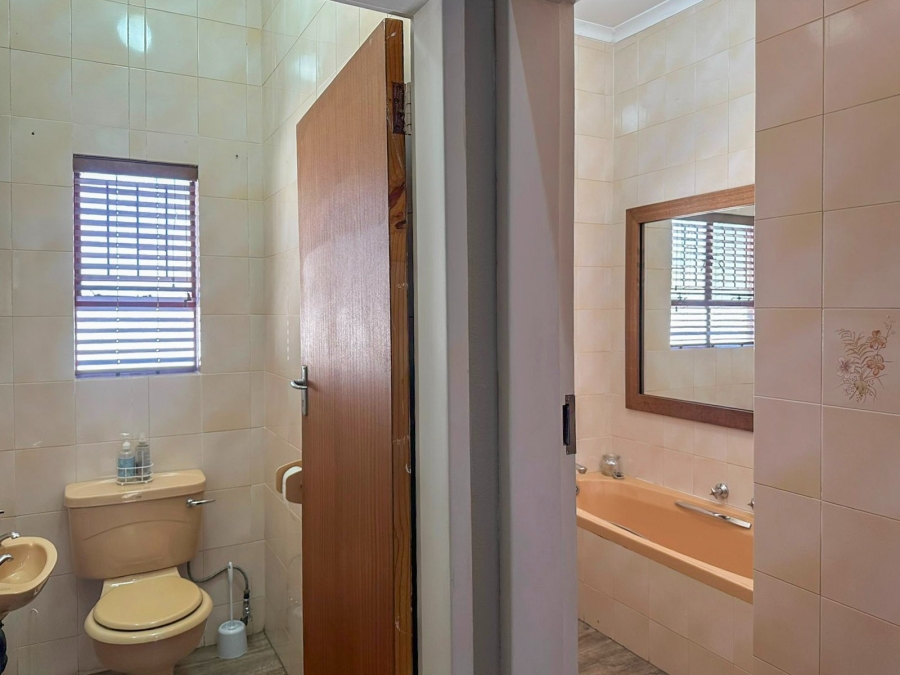3 Bedroom Property for Sale in Meerhof North West